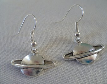 Planet earrings,saturn earrings,silver planet,silver saturn,silver earrings,solar,science,sci-fi,simple jewelry,planet jewelry