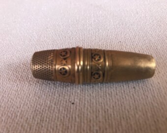 Vintage Metal Sewing Kit with Thimble