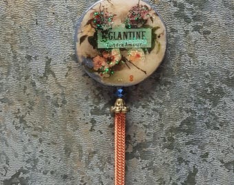 Vintage flowers "wild rose, sweet love" necklace with tassel retro