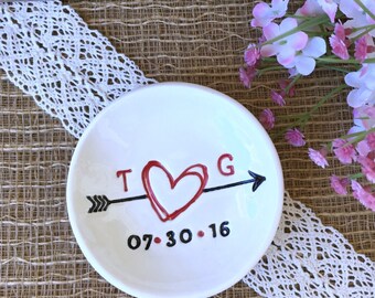 Ring Dish Personalized with Scribble Heart and Arrow - Ring Dish Wedding, Wedding Ring Dish, Engagement Ring Dish, Wedding Ring Holder