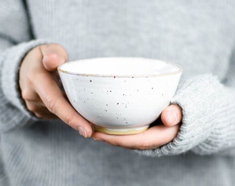 White ceramic bowl with small dots//speckled cereal bowl//handmade bowl m. White Glaze & Tiny Dots