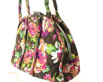 Vera Bradley Rare Kiss Clasp Handbag Purse 3 sided interior w stainless steel closings & Change cariier 10 x 13"