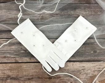 First Communion Gloves - Girls White Communion Wrist Length Gloves with Embroidered Flower and Rhinestone - Communion Accessories