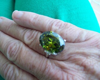 Olive Quartz Ring Sterling Silver - 18x13 mm
