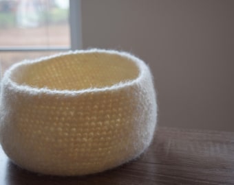 White Felted bowl, handmade bowl, wool bowl, handmade home decoration, handmade basket, Easter basket, beautiful housewarming gift, hostess