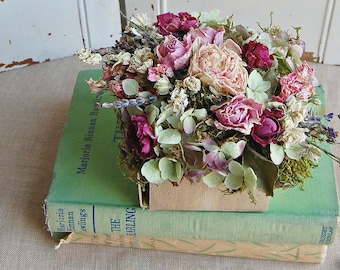 Dried Flower Arrangement / Shabby Cottage Dried Floral /