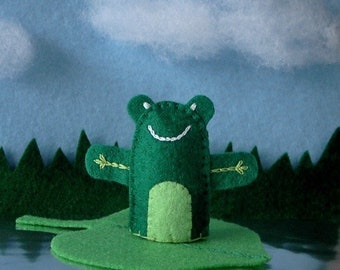 Frog Finger Puppet - Felt Finger Puppet Frog - Amphibian Puppet - Felt Animal Puppet Frog