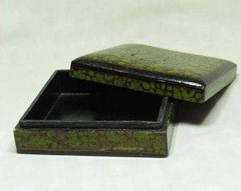 Vintage Indian paper mache lacquer box - square - 15.5 cm
