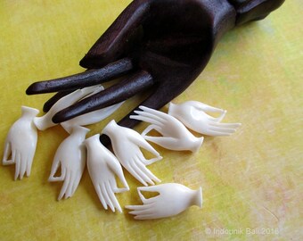 A Little Bit Of This Small Hand Charm in Carved Bone 23mm, 1pc