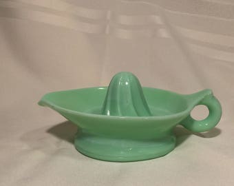Vintage McKee Jadeite handled juicer/reamer