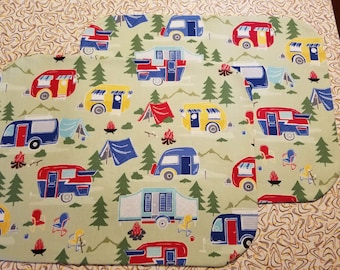 Set of 2 Placemats with Vintage Trailer Print