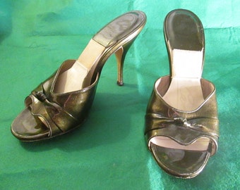 1950's/60's Ladies Dark Brown Patent Leather MULES/Spring-a la-tor SHOES by Catalano
