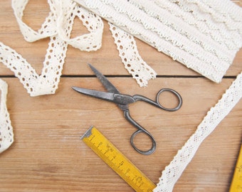 Small vintage scissors / Old rusty and rustic scissors
