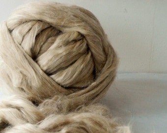 APPLEOAK FLAX & SILK Blend ~ a 50/50 blend of natural Flax and Vegetarian Tussah Silk ~ spinning fibre