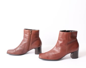 size 9 CHELSEA brown leather 80s 90s MINIMAL zip up ankle boot