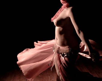 Pink and gold infrared bellydance female artistic nude fine art photography - Dancing in the dark - Infrared - 02