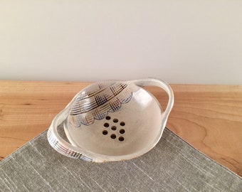 Berry Bowl Colander, Ceramic Berry Bowl, Handmade Berry Bowl Strainer, Pottery Berry Bowl, Food Prep, Housewarming Gift, Ceramic Strainer