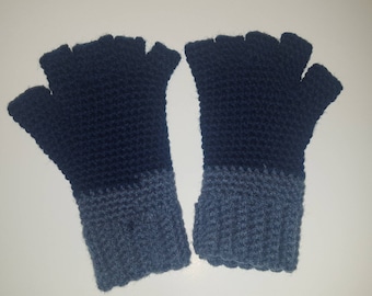 Blue fingerless gloves!!!