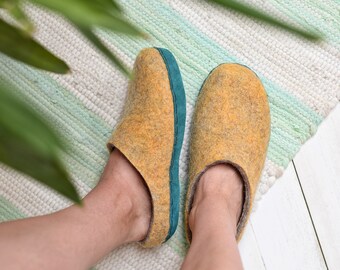 Summer felt slippers for women with leather sole- felt slippers- comfy wool slippers- hygge slippers- yellow wool felt slippers