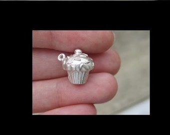 Custom solid sculpture fine silver cupcake pendant