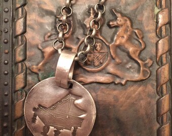 Grand Piano medallion