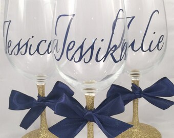Bridesmaid Glitter Wine glass in gold - bridal party gifts - custom glitter wine glasses - bridesmaid wine glasses - bridal party glasses