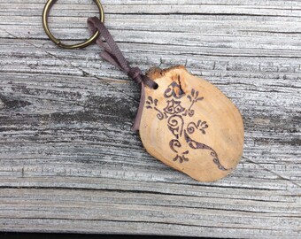 Wood Burned Tribal Gecko Keychain