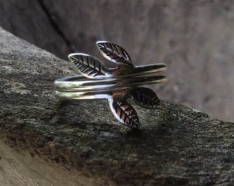 Balinese Silver Leaf Design Ring