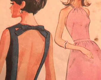 RARE Dramatic Vintage Backless Halter Dress With Back Bow---Mccalls 8332---Size 12 Bust 32
