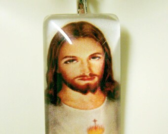 Sacred heart of Christ pendant with chain - GP12-337