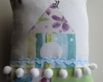 Bird Pincushion / Pin cushion (1)