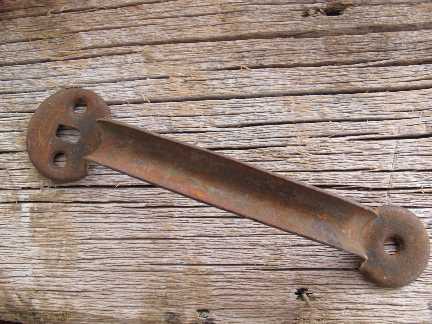 Pressed steel 6 3/4 inch latch barn door handle / Thumb latch attic