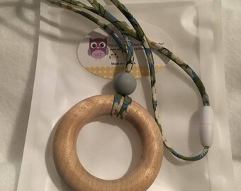 Teething necklace for mom
