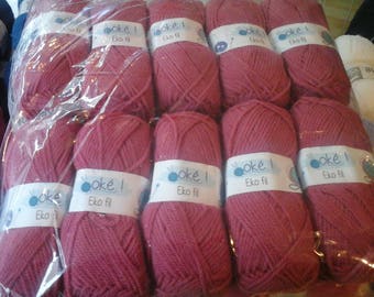 10 BALLS OF YARN