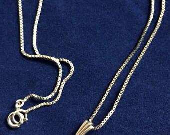 Vintage Sterling Round Locket Pendant & Chain