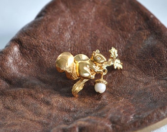Vintage Squirrel Pin Gold Tone