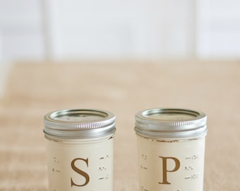 Mason Jar Salt And Pepper Shaker. Painted Mason Jars. Vintage White. Set of Painted Salt And Pepper Shakers. Rustic Decor. Country Home Deco