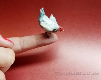 Miniature Dollhouse 1:12 blue hen/chicken by Woolytales Miniatures