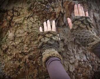 Fairy and magical brown, green, earthy, elfin, fantasy, leafy, faery, mittens, mitts, with leafs / Forest / Woodland, Nature inspired, women