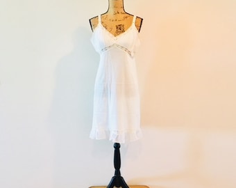 Vintage 1940s White Ruffled Hem Slip Lingerie / Size Medium 40" inch Bust "Aristocrat Union Made" Lace Nightgown Slip
