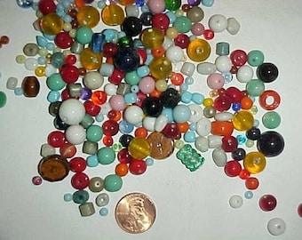 1/4 POUND VINTAGE GLASS assorted color small beads l202