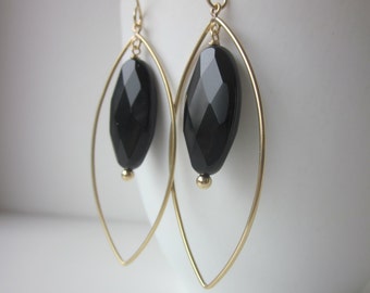 Sjans gold (goldfilled) earwires with onyx
