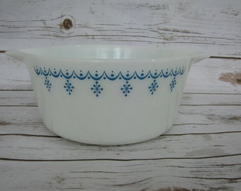 Vintage Pyrex White Blue Casserole Dish Snowflake Garland 1 1/2 Quart ~ Pyrex White with Blue Snowflakes~