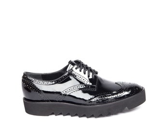 Black Shoes, Women Flats, Classic Oxford Shoes, Black Leather Shoes, Platform Shoes, Lace Shoes, Fashion Shoes, Elegant Shoes, Chunky Shoes