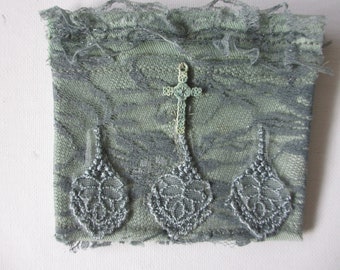 Handcrafted Rosary Pouch Cotton and Lace, Moss Green