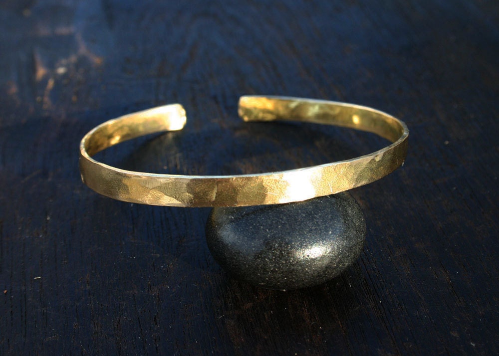 18k Gold Cuff Bracelet. Solid Gold Cuff. Hammered Gold Cuff