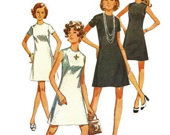 1970s Simplicity 8682 Misses Jiffy Little Black Dress Pattern Womens Vintage Sewing Pattern Size 18 Bust 40