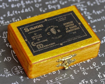 Needle box, wooden box, miniature wooden box, Sajou, French, sewing accessories, sewing, notions, vintage style, needle case, storage box