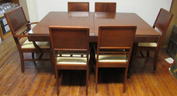 Art Deco Dining table with butterfly leaf and six chairs