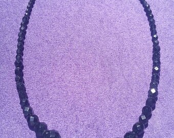 Deco 30's - 40's jet black cut glass bead necklace